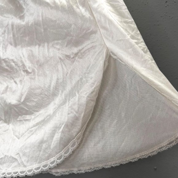 Vintage Half Slip White Satin Lace Trim size S M Elastic Waist Side Slit FLAW - Picture 2 of 4